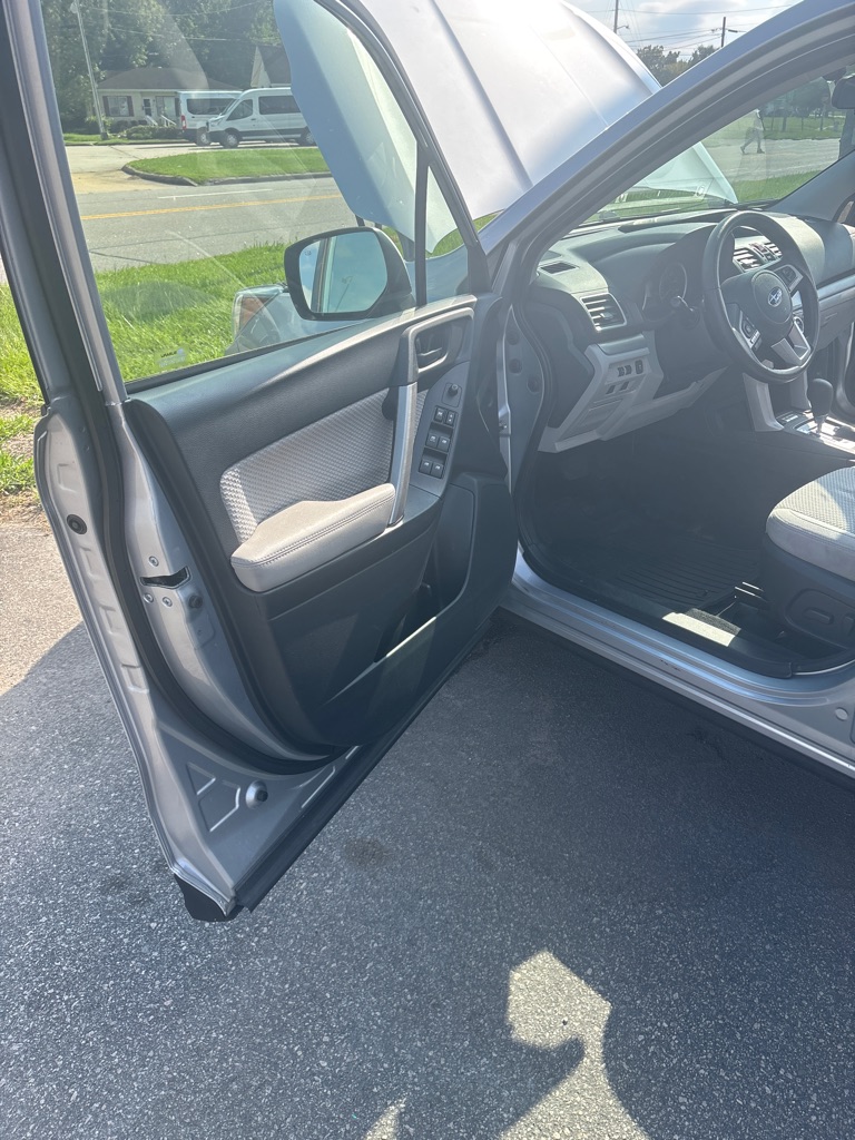Photo 7 of this SUBARU FORESTER