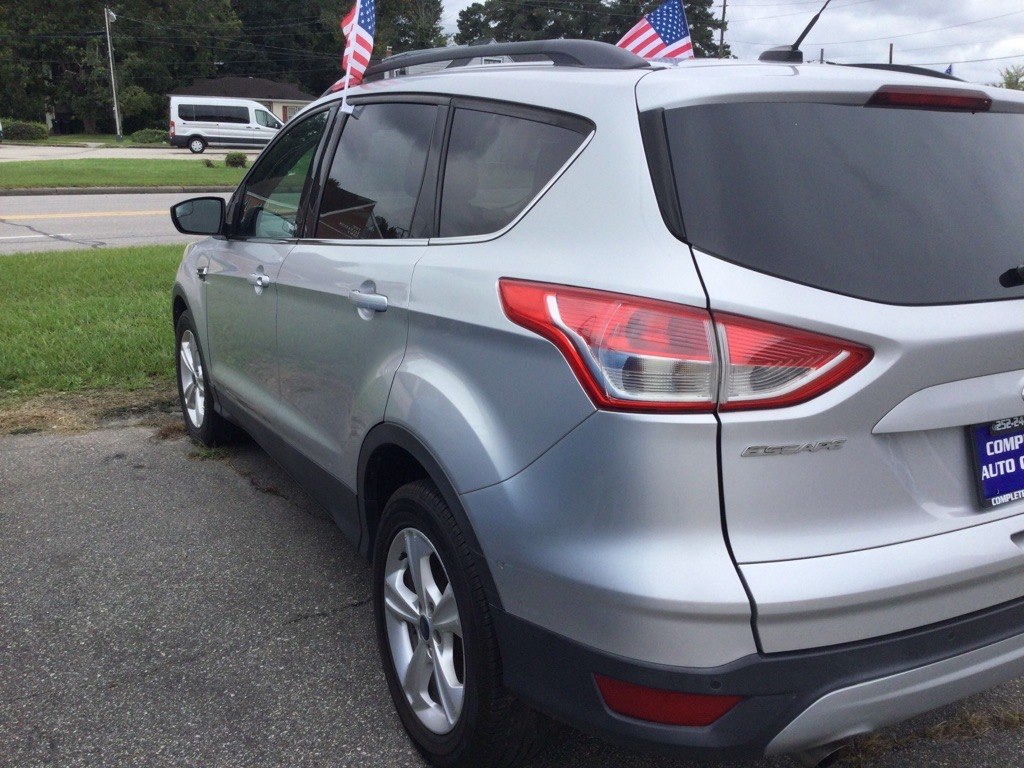 Photo 3 of this FORD ESCAPE
