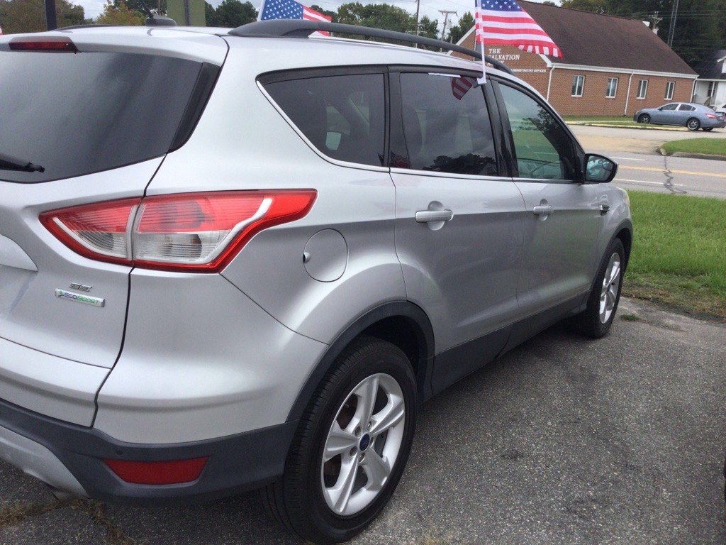 Photo 5 of this FORD ESCAPE