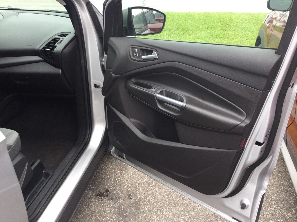 Photo 7 of this FORD ESCAPE