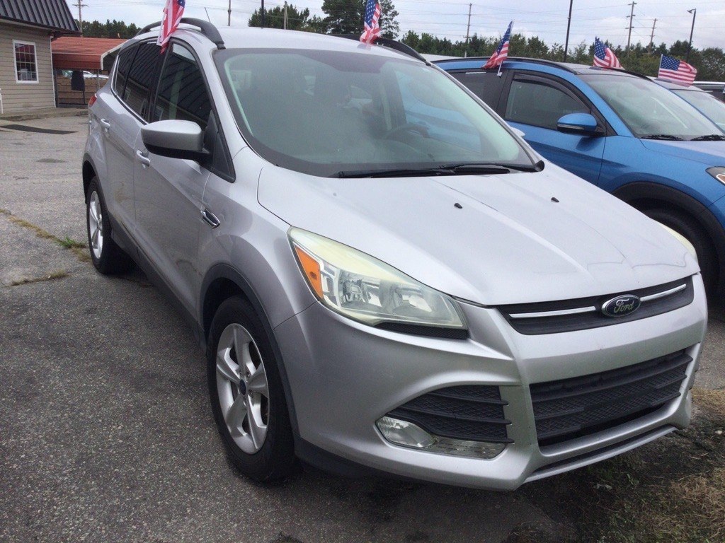 Photo 6 of this FORD ESCAPE