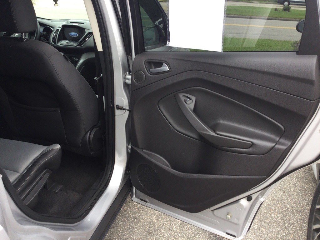 Photo 9 of this FORD ESCAPE