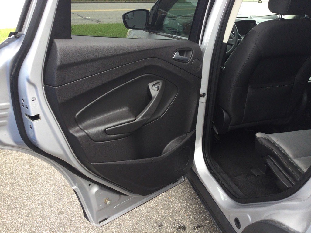 Photo 12 of this FORD ESCAPE