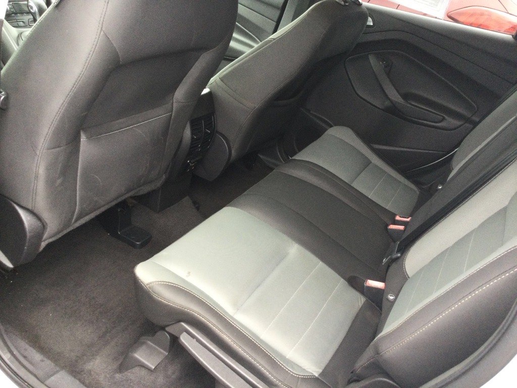 Photo 13 of this FORD ESCAPE