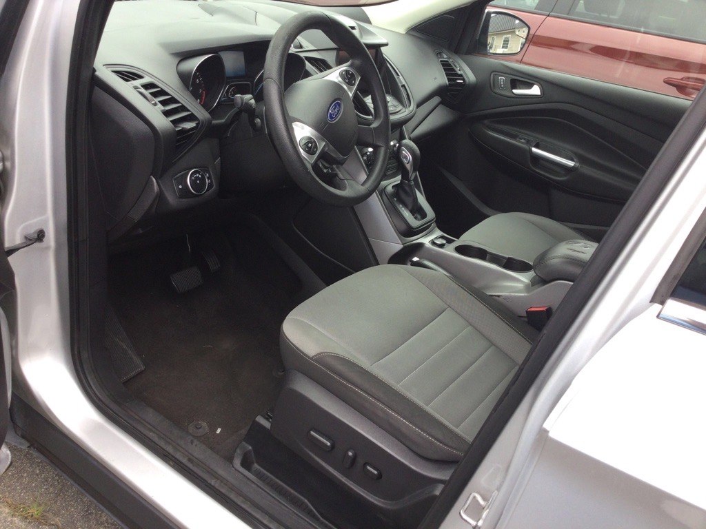 Photo 15 of this FORD ESCAPE