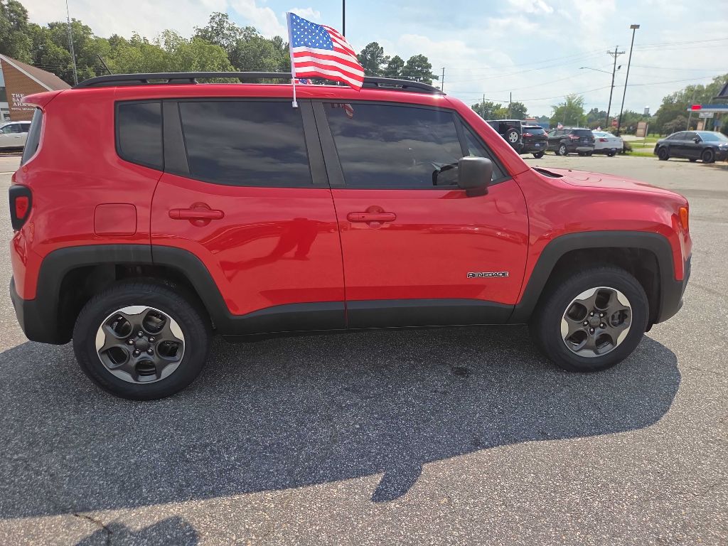 Photo 7 of this JEEP RENEGADE