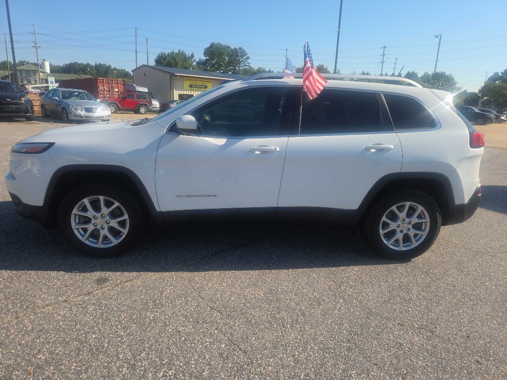 Photo 6 of this JEEP CHEROKEE