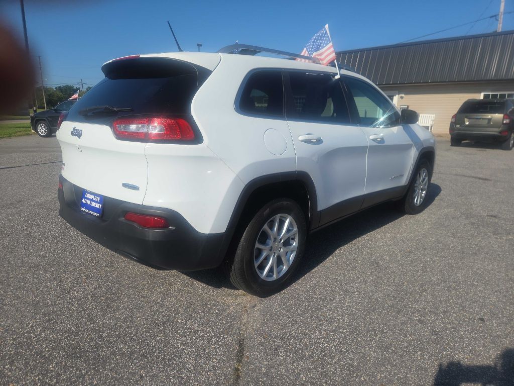Photo 25 of this JEEP CHEROKEE