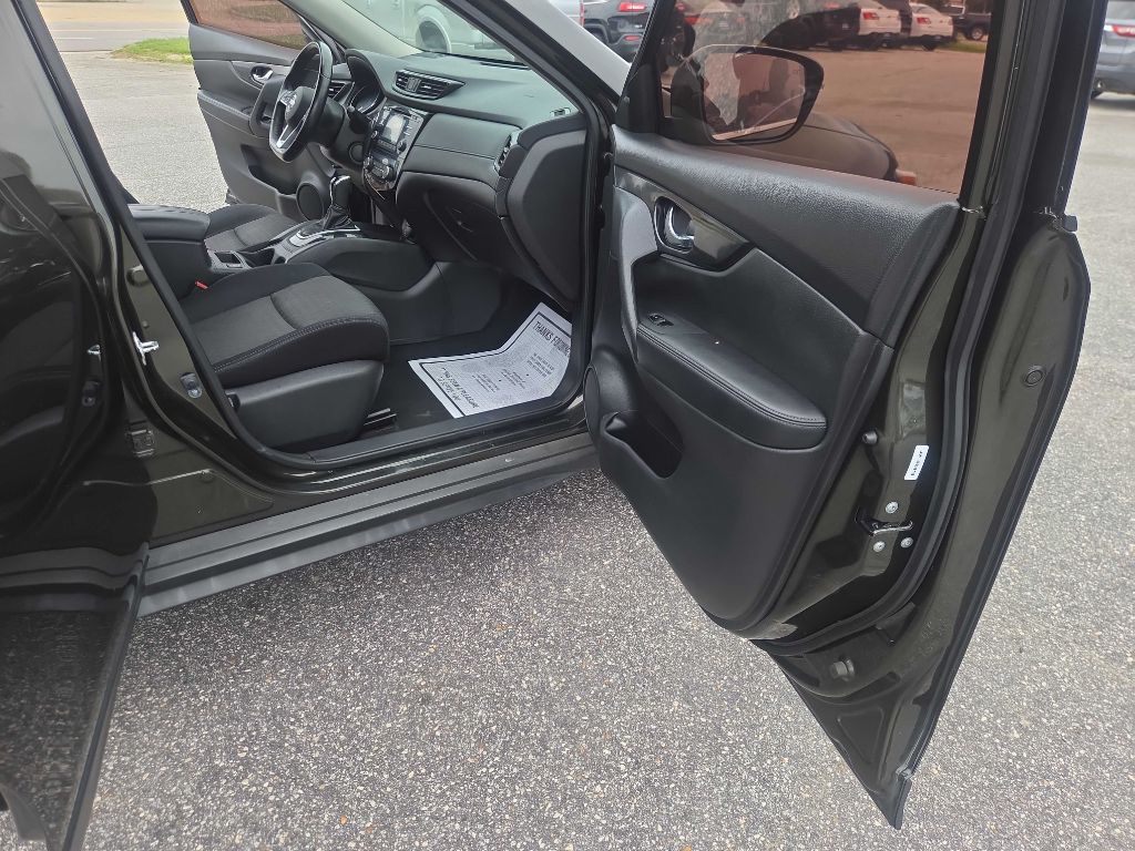 Photo 9 of this NISSAN ROGUE