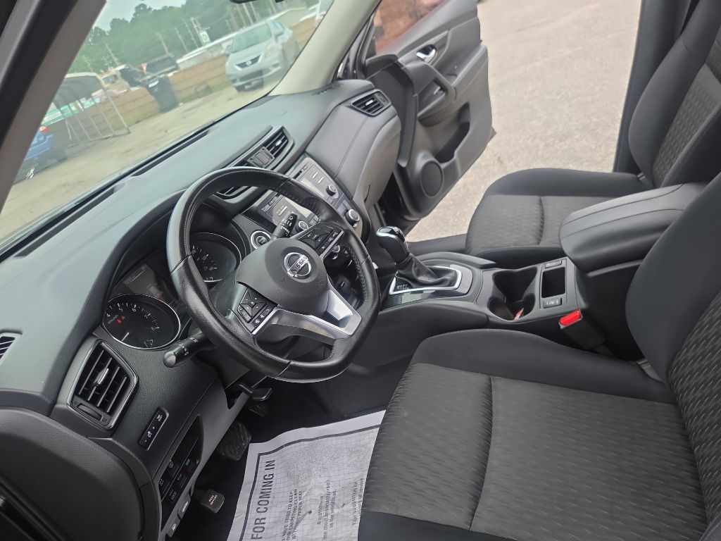 Photo 17 of this NISSAN ROGUE