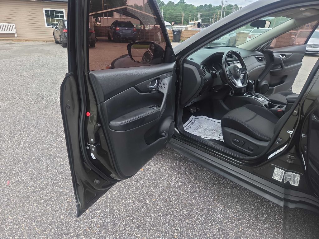 Photo 16 of this NISSAN ROGUE