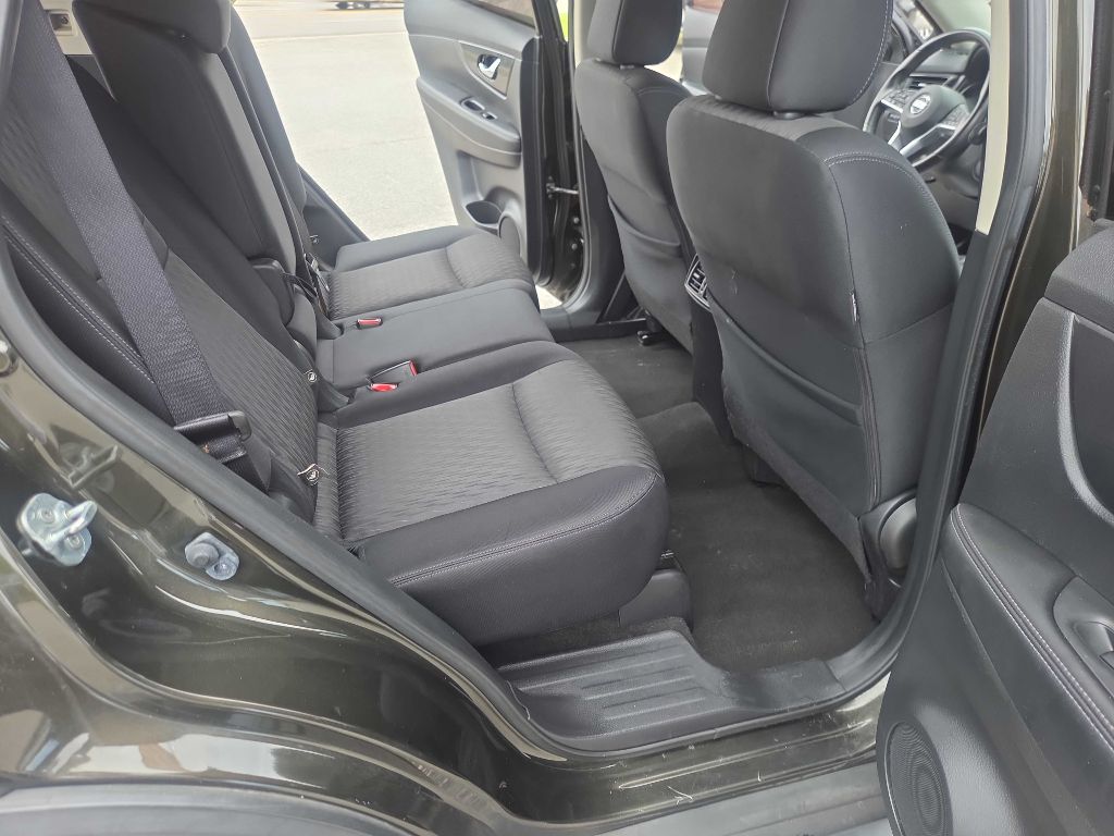 Photo 12 of this NISSAN ROGUE
