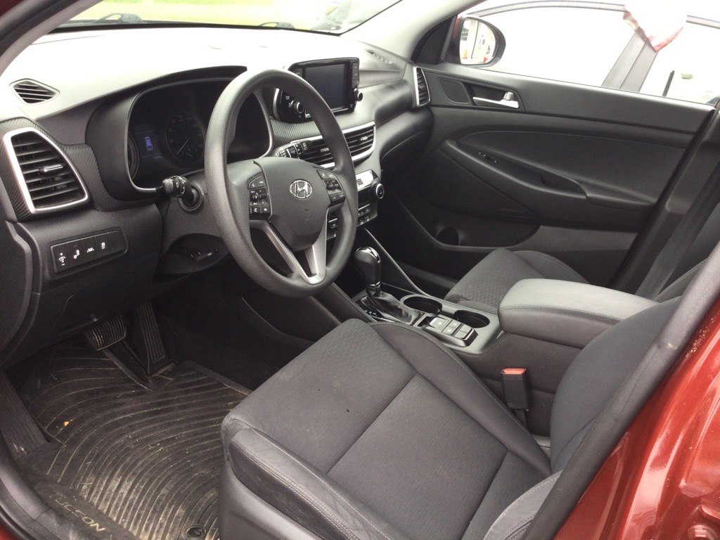 Photo 21 of this HYUNDAI TUCSON