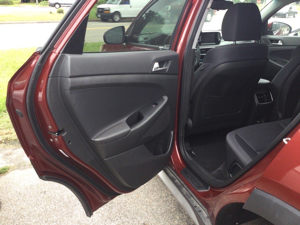 Photo 18 of this HYUNDAI TUCSON