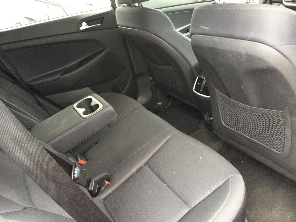 Photo 16 of this HYUNDAI TUCSON