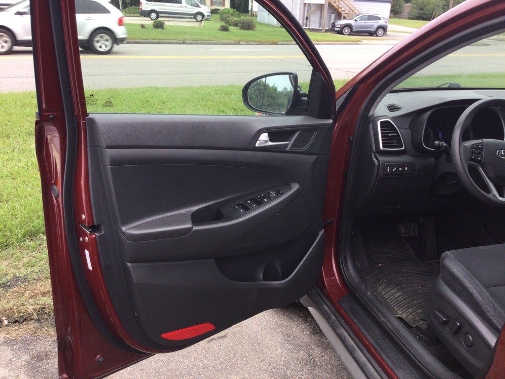 Photo 20 of this HYUNDAI TUCSON