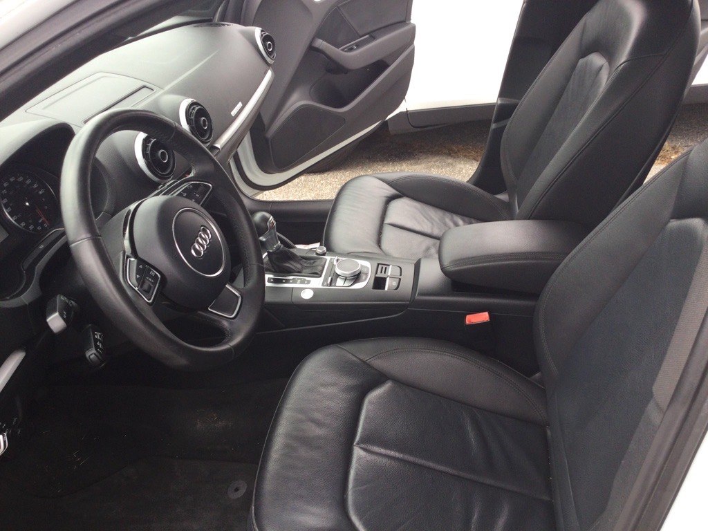 Photo 8 of this AUDI A3