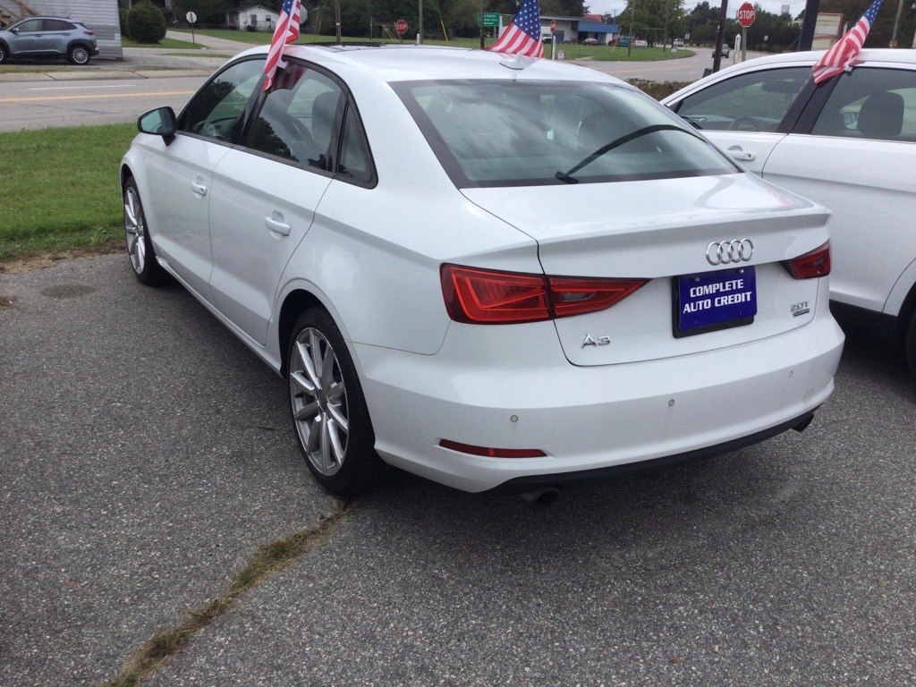 Photo 3 of this AUDI A3