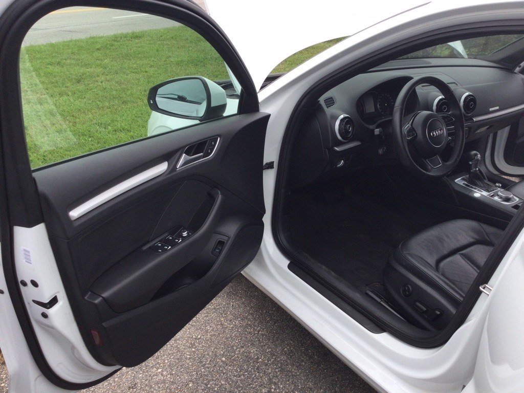 Photo 7 of this AUDI A3