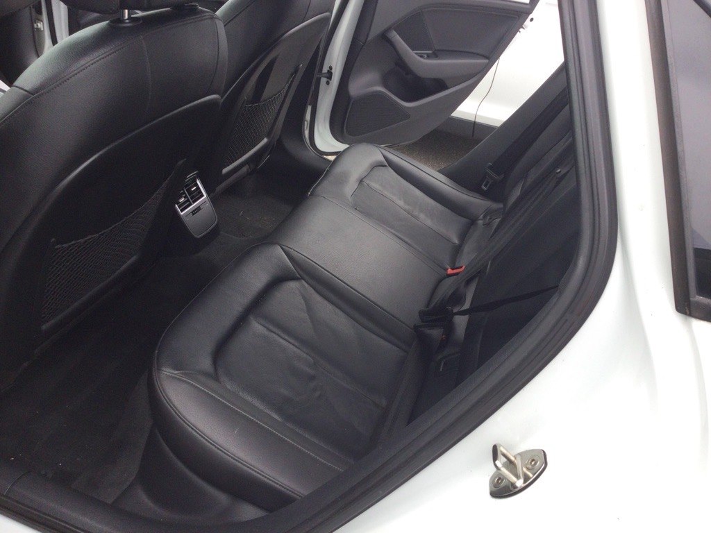 Photo 10 of this AUDI A3