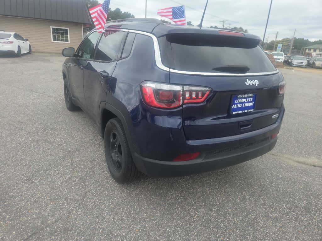 Photo 2 of this JEEP COMPASS