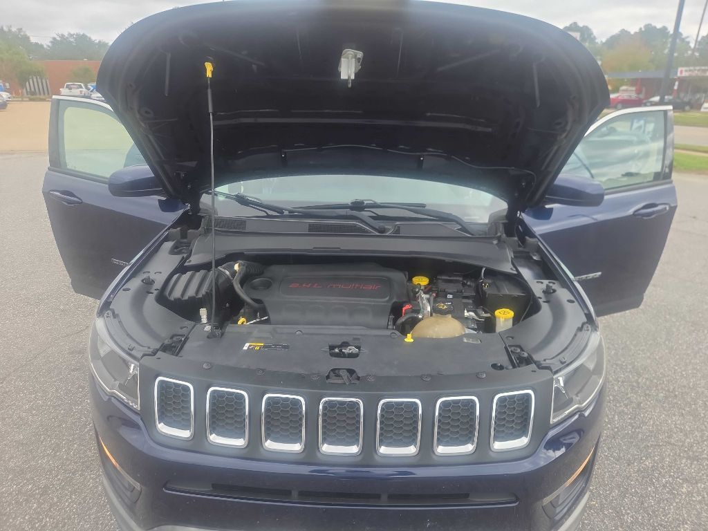 Photo 10 of this JEEP COMPASS