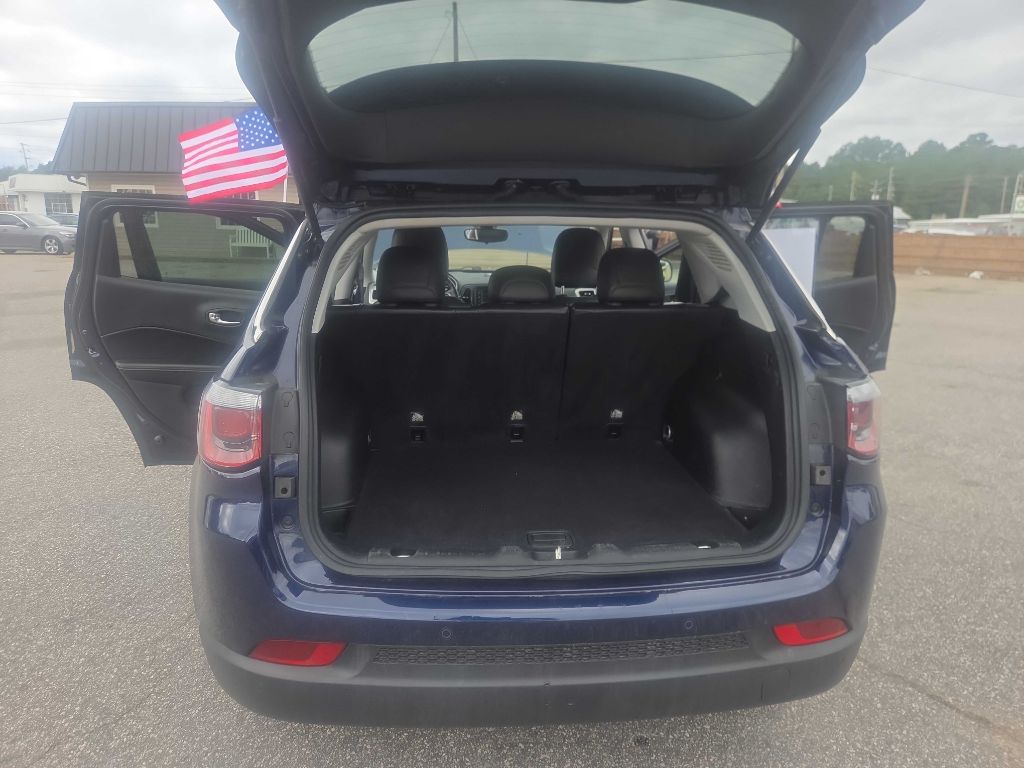 Photo 21 of this JEEP COMPASS