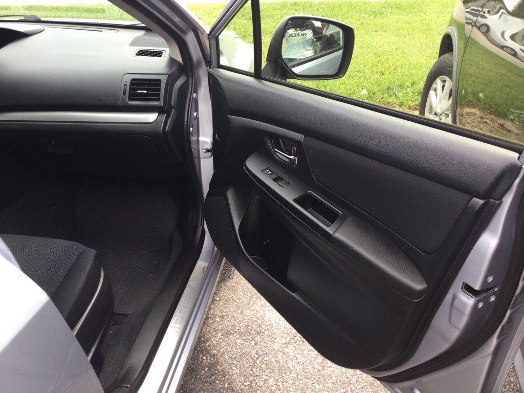 Photo 7 of this SUBARU IMPREZA