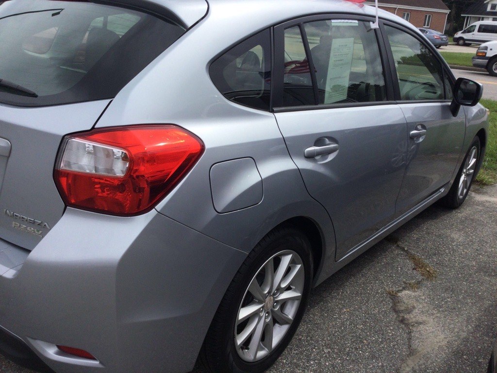 Photo 5 of this SUBARU IMPREZA