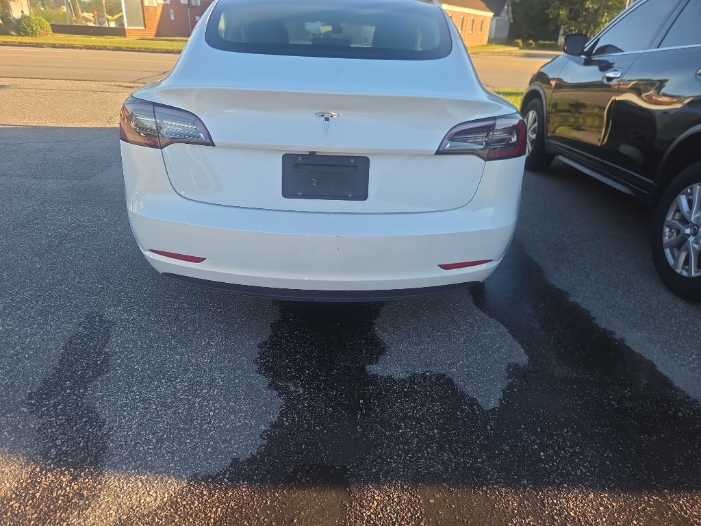 Photo 5 of this TESLA MODEL 3