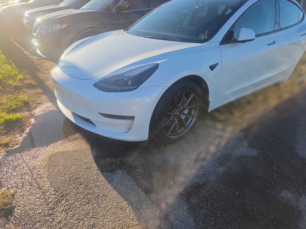 Photo 3 of this TESLA MODEL 3