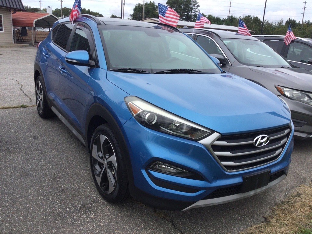 Photo 6 of this HYUNDAI TUCSON