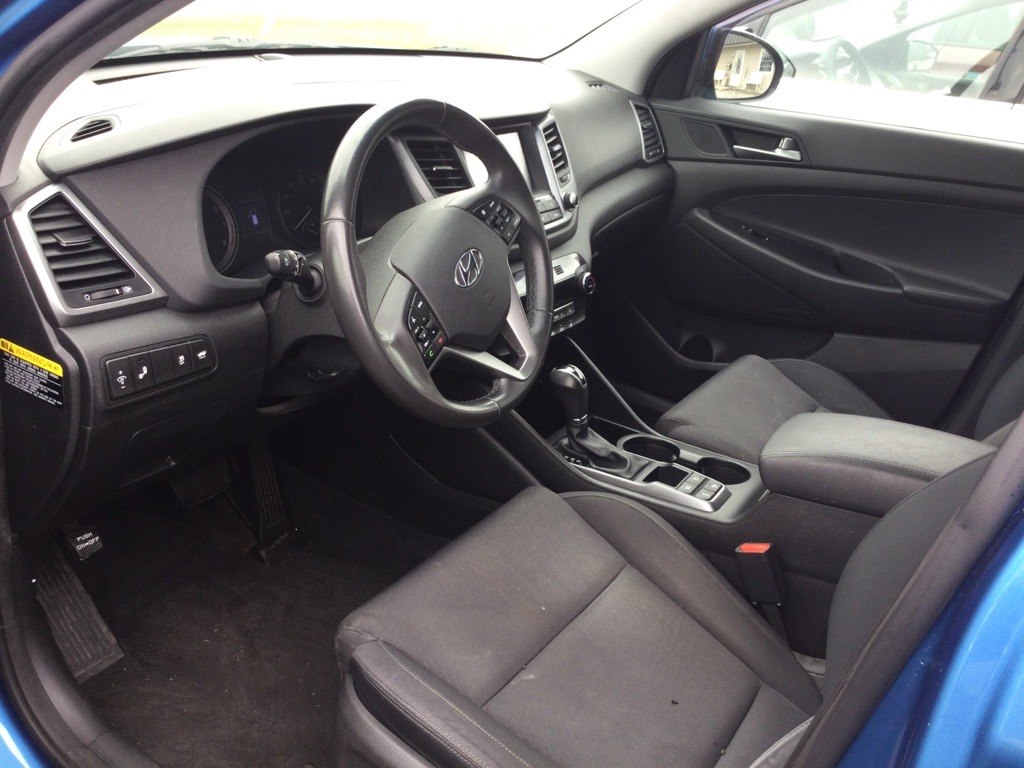 Photo 15 of this HYUNDAI TUCSON