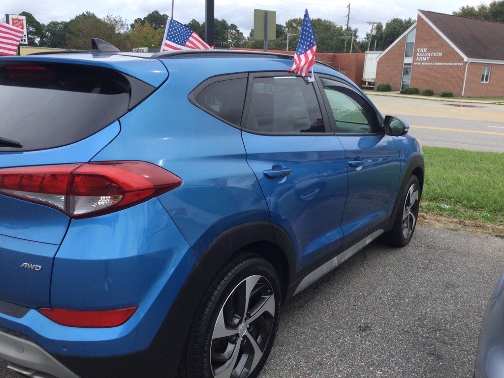 Photo 5 of this HYUNDAI TUCSON