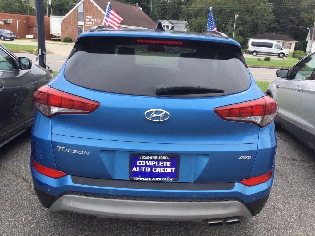 Photo 4 of this HYUNDAI TUCSON