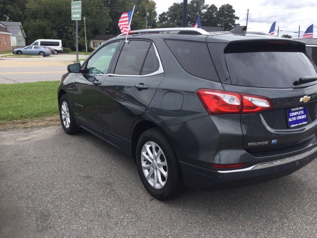 Photo 3 of this CHEVROLET EQUINOX