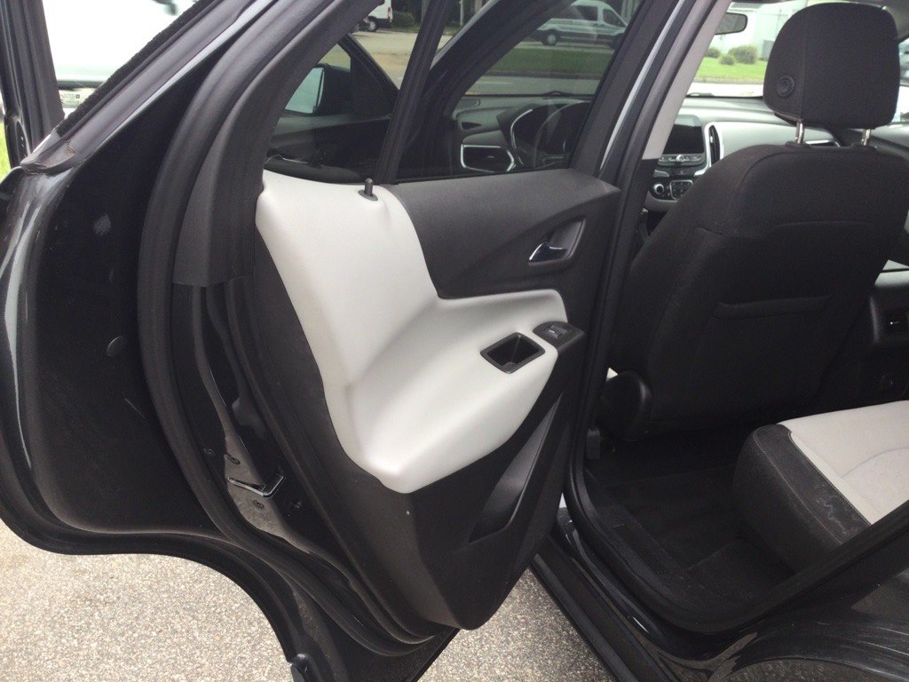 Photo 14 of this CHEVROLET EQUINOX