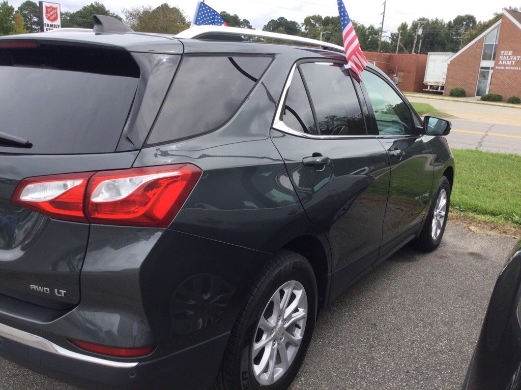 Photo 5 of this CHEVROLET EQUINOX