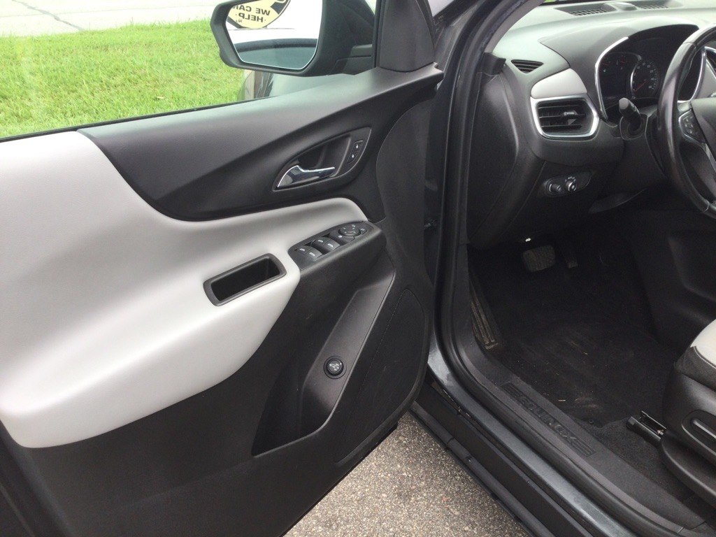 Photo 12 of this CHEVROLET EQUINOX