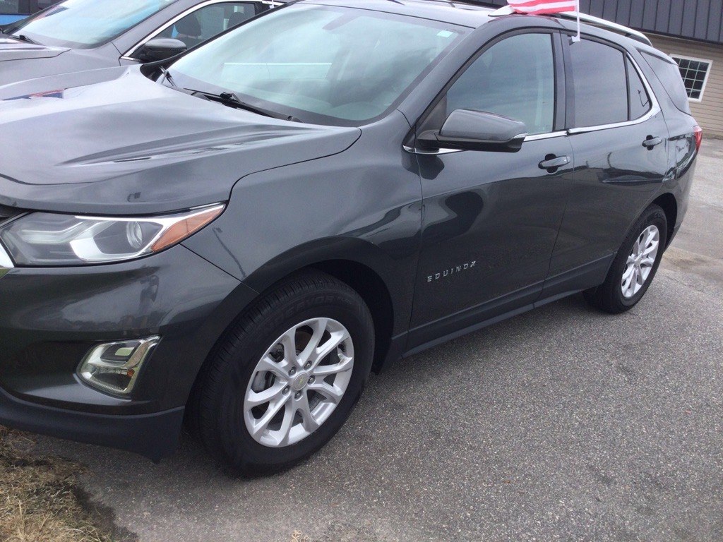 Photo 2 of this CHEVROLET EQUINOX