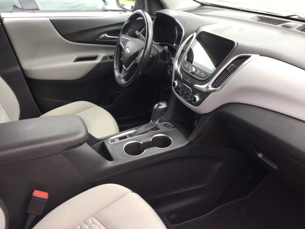 Photo 9 of this CHEVROLET EQUINOX
