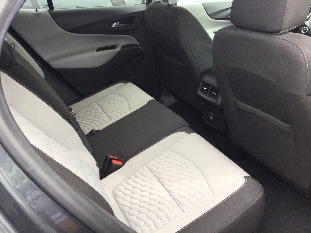 Photo 11 of this CHEVROLET EQUINOX