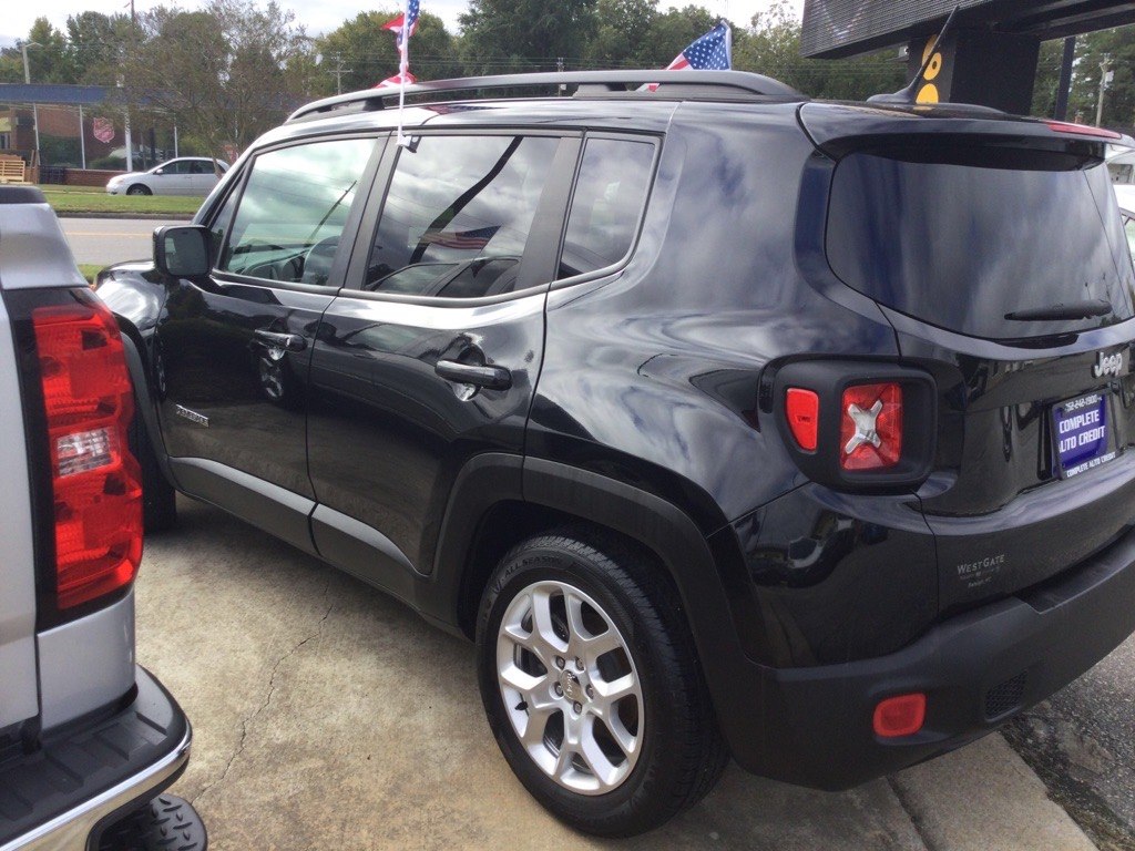 Photo 3 of this JEEP RENEGADE