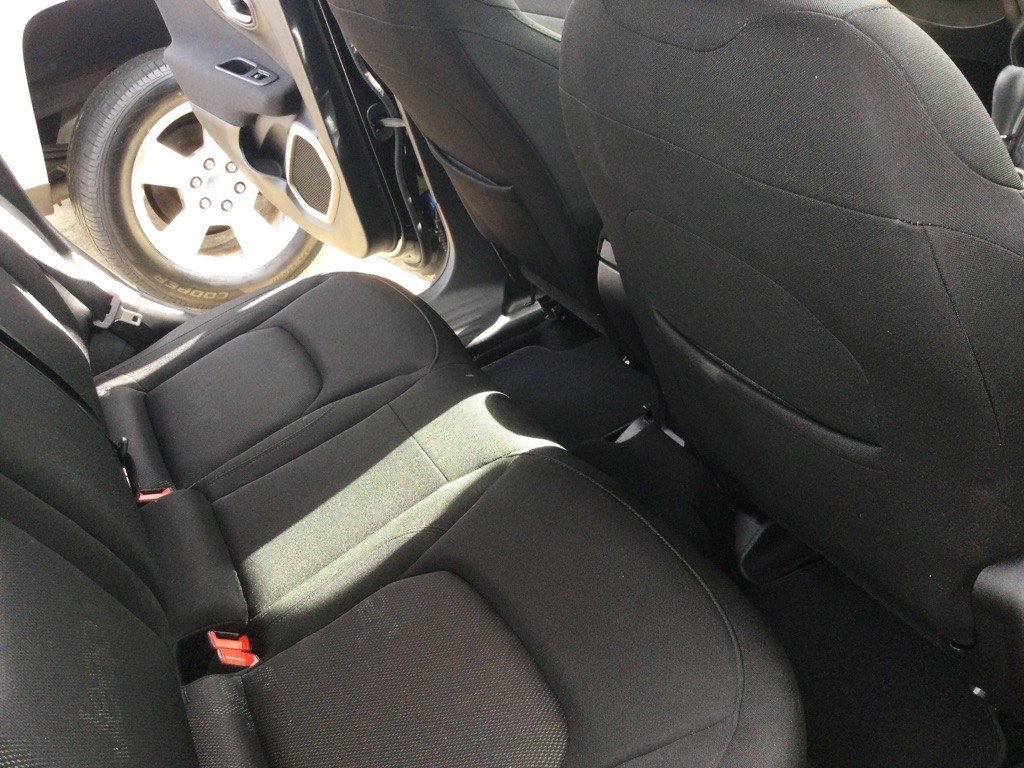 Photo 15 of this JEEP RENEGADE