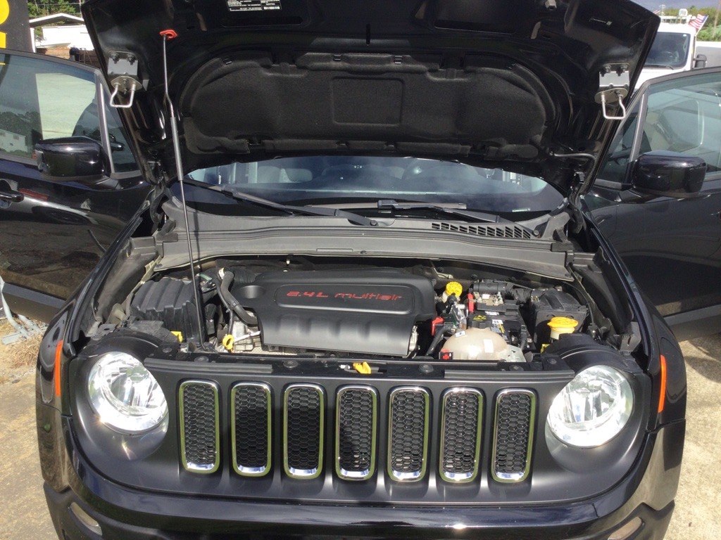 Photo 10 of this JEEP RENEGADE
