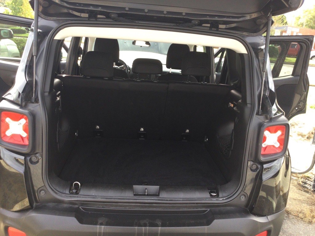 Photo 14 of this JEEP RENEGADE