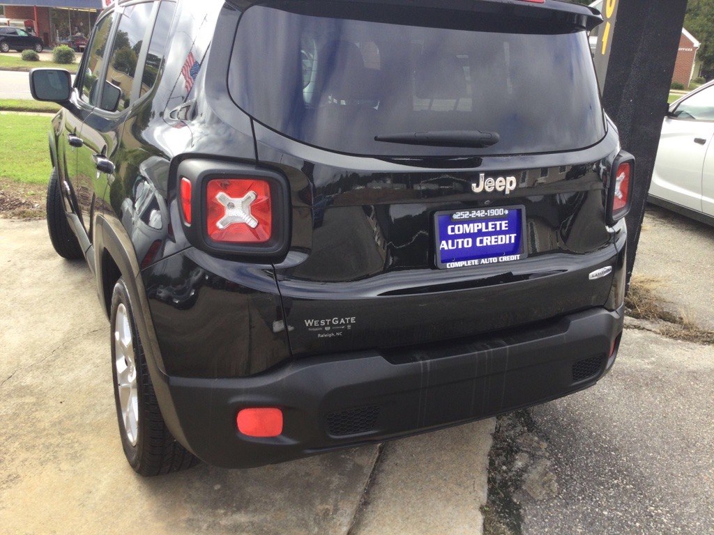 Photo 4 of this JEEP RENEGADE