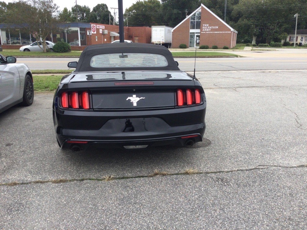 Photo 4 of this FORD MUSTANG