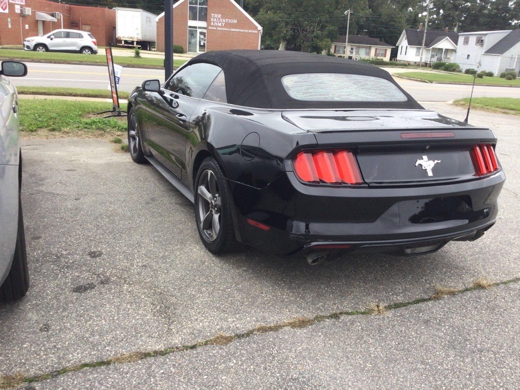 Photo 3 of this FORD MUSTANG