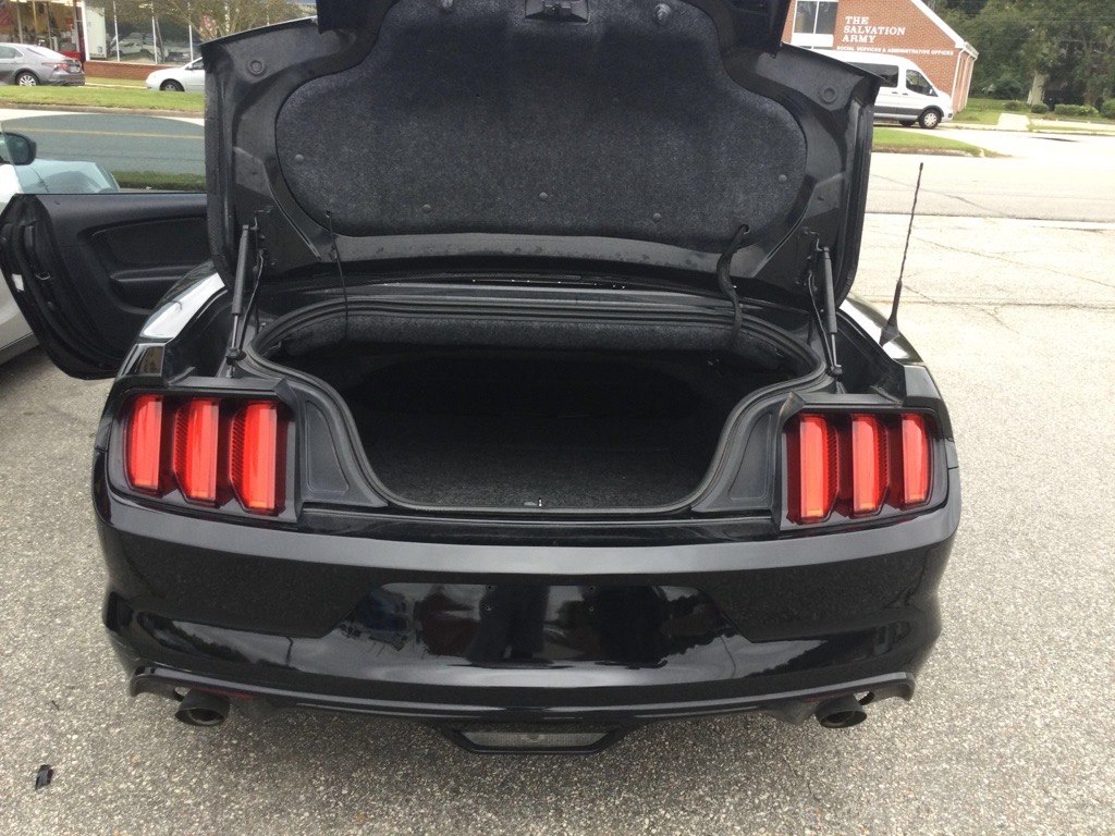 Photo 13 of this FORD MUSTANG